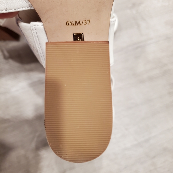 NEW Louise Et Cie White Kriztsa Block Heel Sandal - Picture 7 of 13